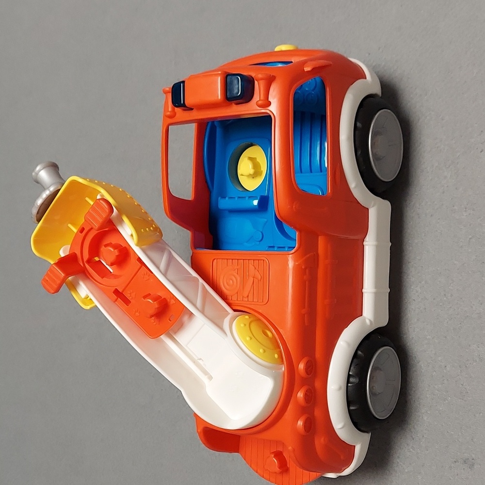 Fischer Price Little People Fire Truck